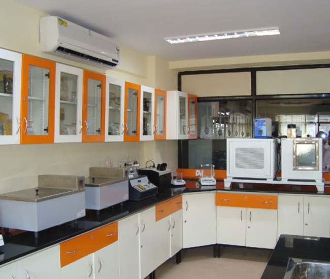 chemistry-laboratory-tables